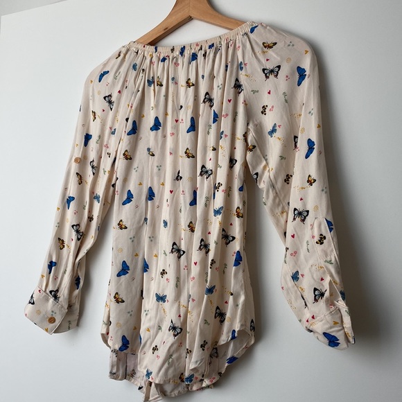 New Shirt Butterflies and Flowers S\M - Picture 4 of 4